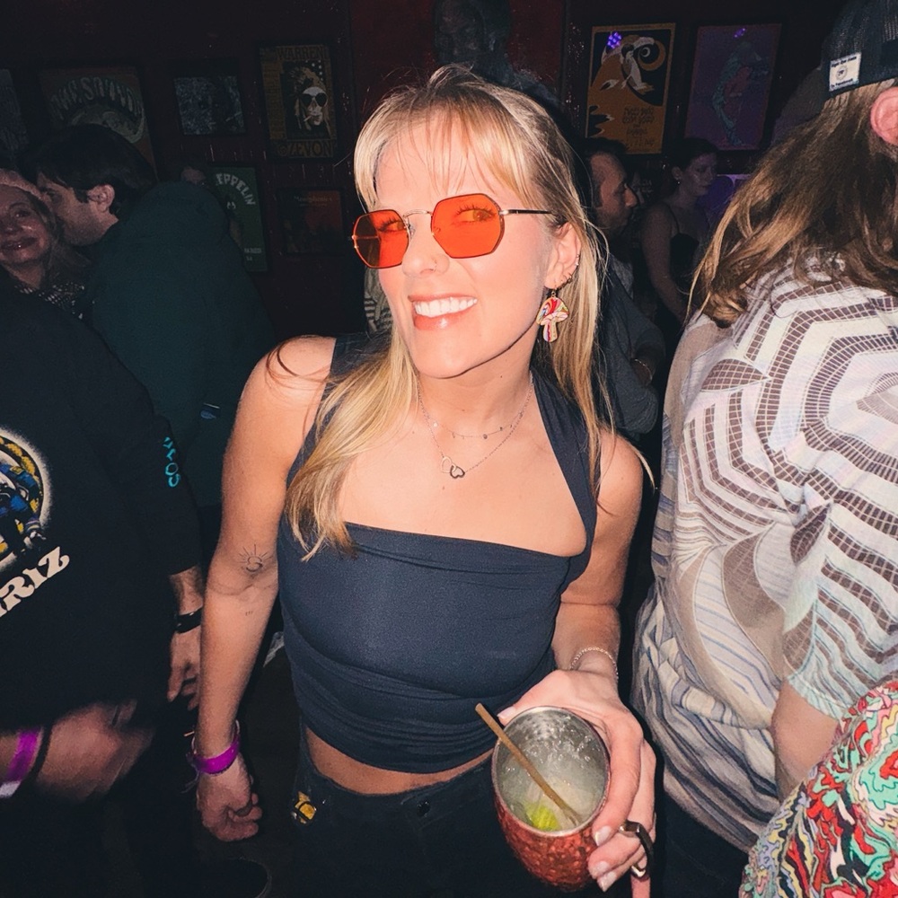 Meet your Posher, Lizzy